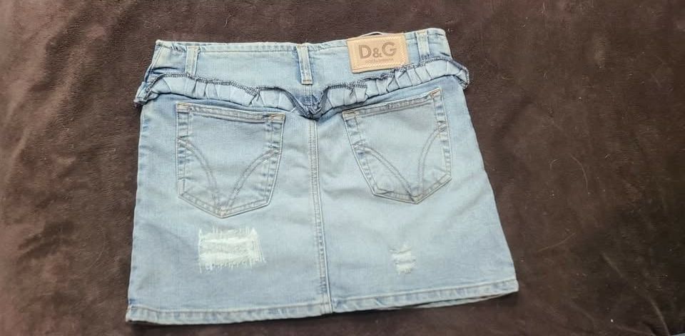 $510 Dolce And Gabbana Skirt