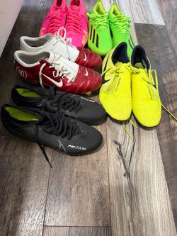 Men’s Soccer Cleats - Size 9