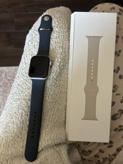 New I Watch SE 44 MM With 2 Bands