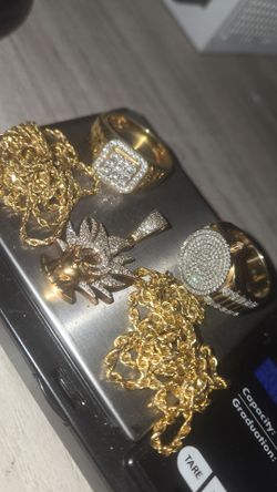 Broken jewerly etc!!