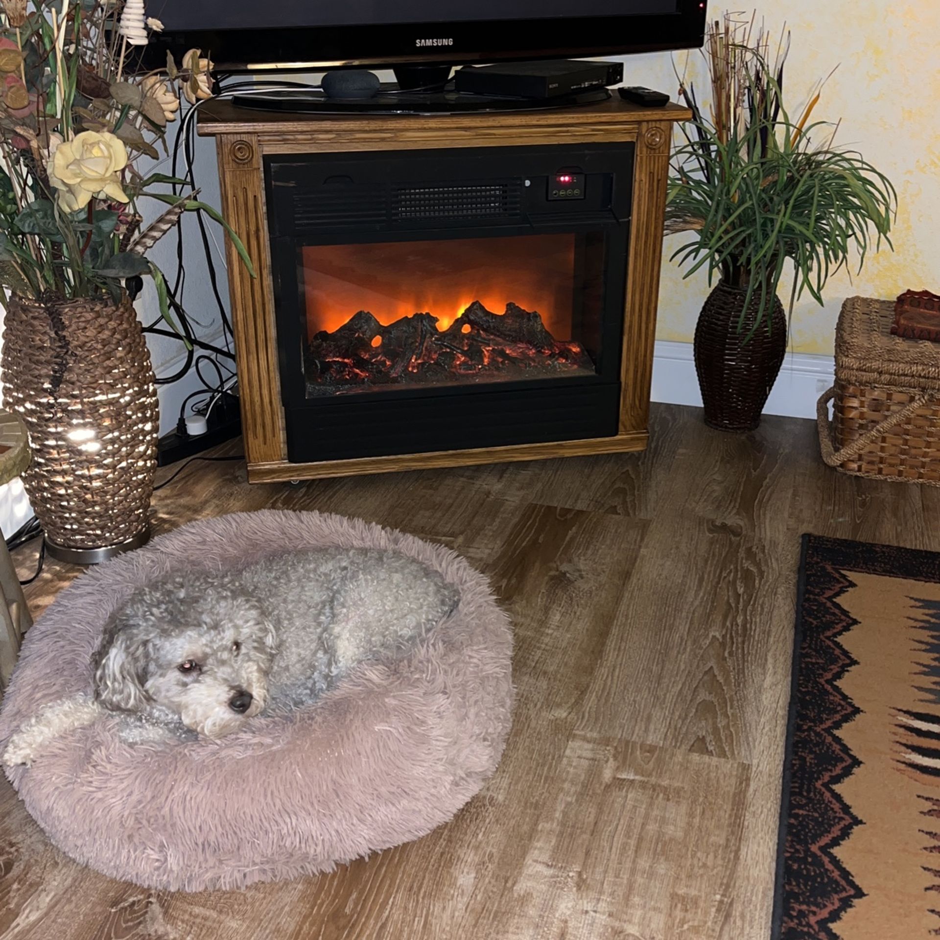 Amish Cabinet Electric Fireplace Heater. for Sale in Camp Verde, AZ -  OfferUp