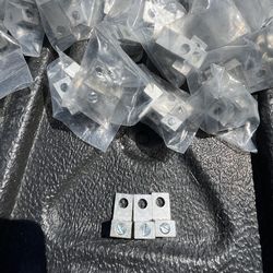 Terminals Commercial Electric 14 AWG to 2 AWG Dual Rated Mechanical Lug with 1 Conductor and 1 Hole Mount