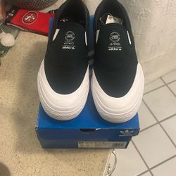 Woman’s Shoes 10 Adidas