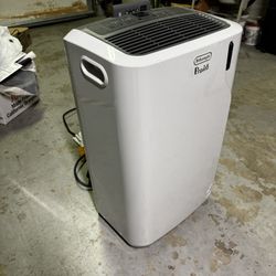 DeLonghi Pórtable AC 8000 BTU/hr $160