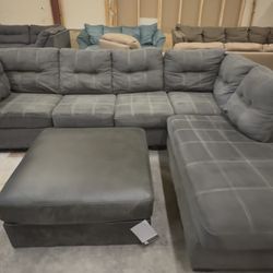 * Free Delivery* Gray Sectional Couch with Brand New Ottoman! :)