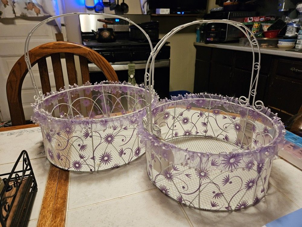 2 Brand New Glitter Baskets Purple/White.