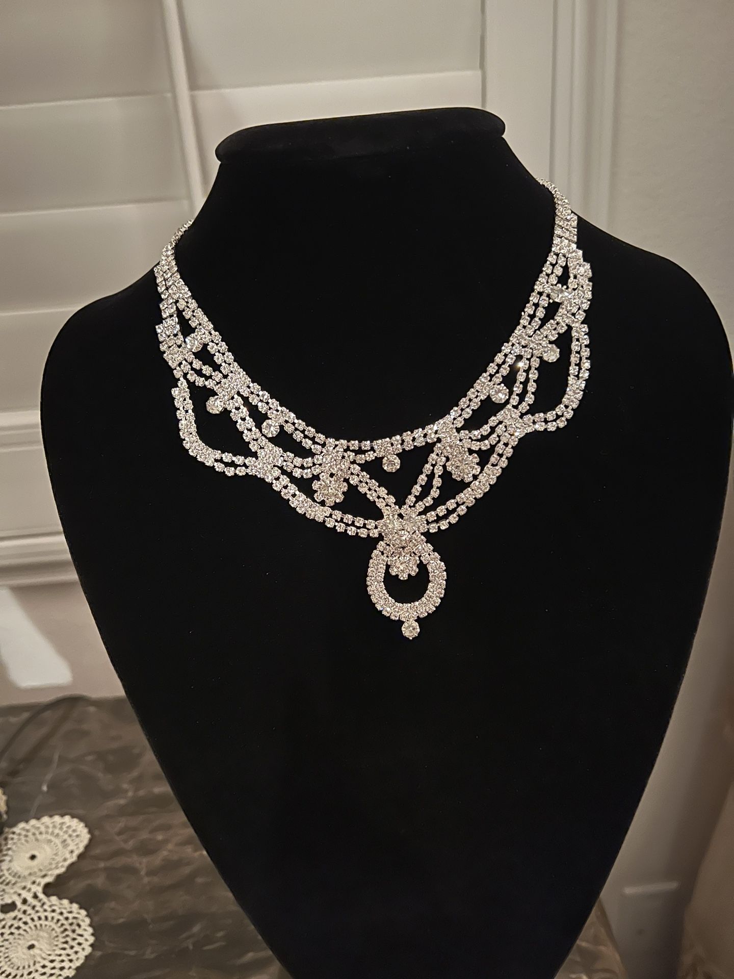 elegant new choker