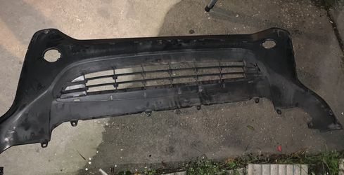 Front RAV4 lower plastic and lh fender flair