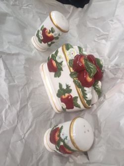 Salt and pepper and napkin set