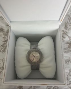 Like NEW Gucci Watch Selling For $500
