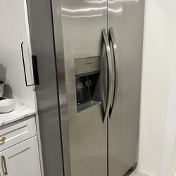 Frigidaire Refrigerator- EXCELLENT COND. 