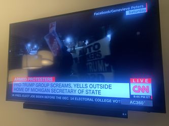 60 in samsung 4K smart tv + samsung sound bar, woopfer