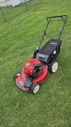 Toro Self-propelled Lawnmower With Bag