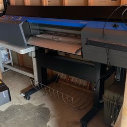 Roland TrueVIS SG-300 30" Printer & Cutter - Like New Condition $4950