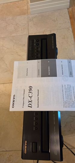 Onkyo DX-C390 with remote controller and manual