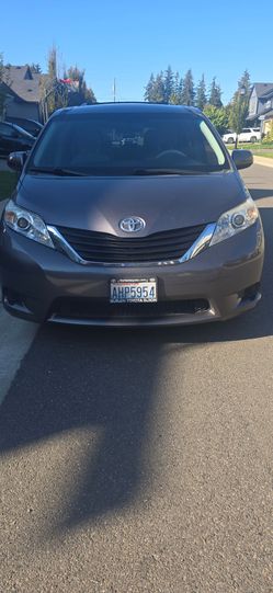 2012 Toyota Sienna
