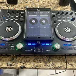 Numark IDJ Pro/iPad Pro 256GB/ JBL speakers LSR305