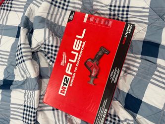 Milwaukee M12 FUEL Hackzall Reciprocating Saw Kit