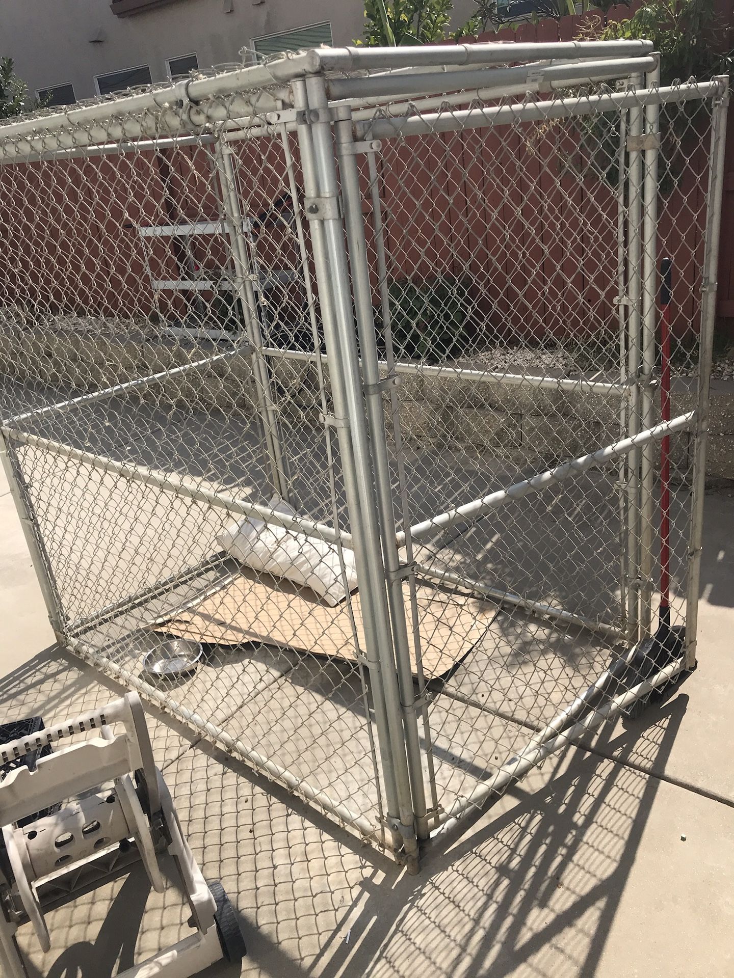 Dog cage/kennel