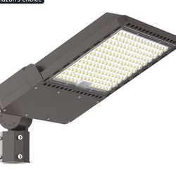 300W LED Parking Lot Light with Slip Fitter, 5000K Daylight