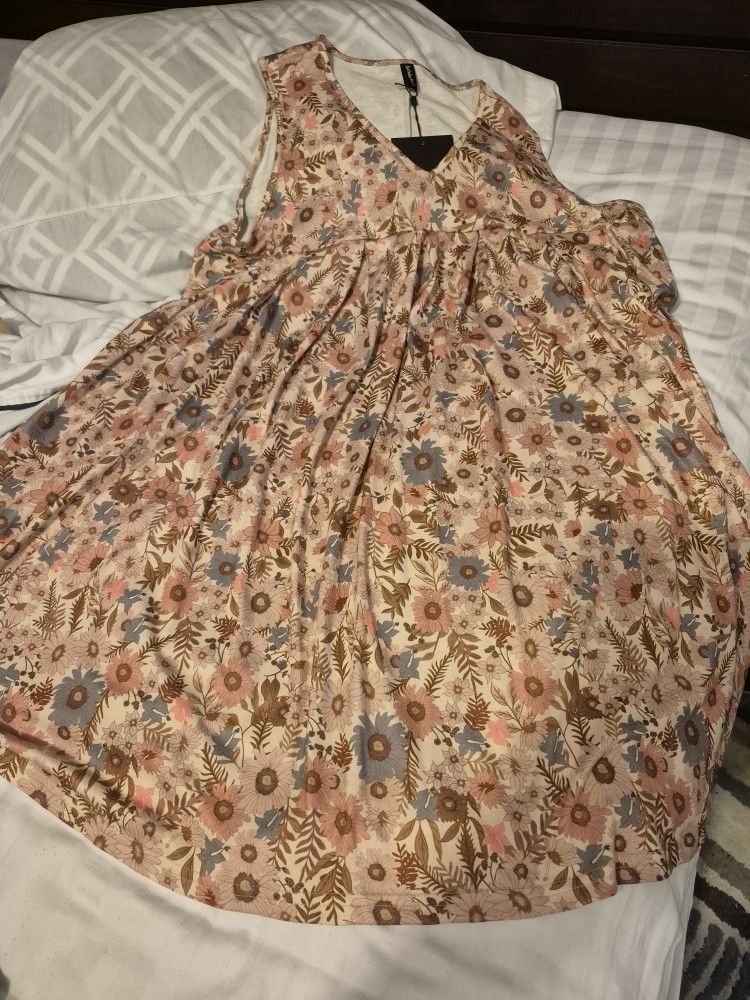 A HOUSE DRESS OR NIGHTGOWN AS YOU PREFER. SIZE L ORIGINAL PRICE $28.