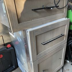 Wolfe Warming Drawer And Subzero Cooling Drawers