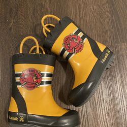 No Boys Firefighter Rain Boots Size 5 Toddler By Kamik 