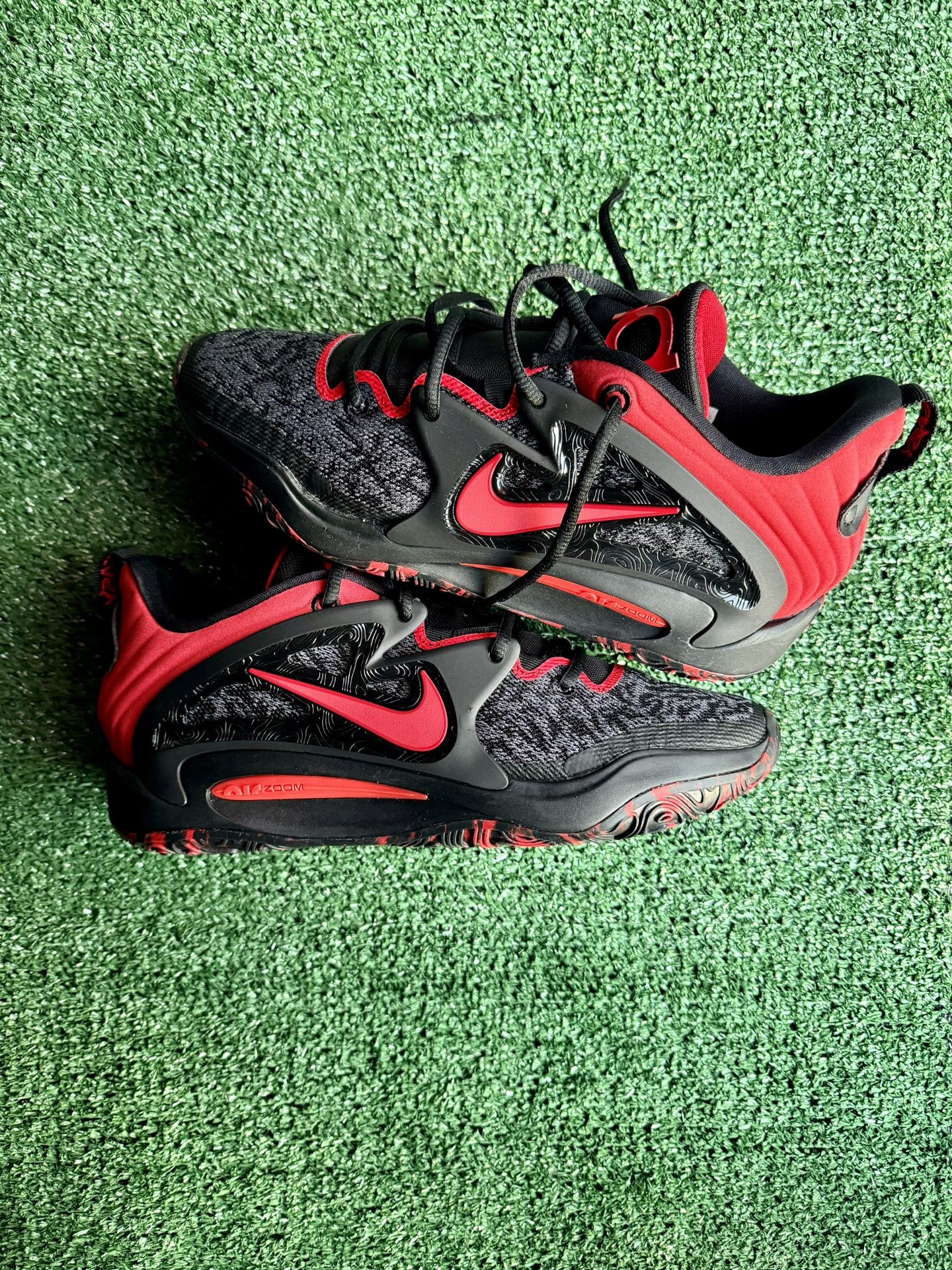 KD 15 ‘Black University Red’
