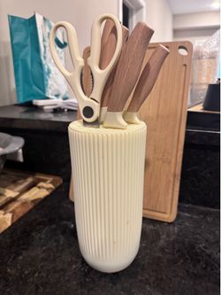 Moving Sale:6-Piece Knife Set with Block (Beige)