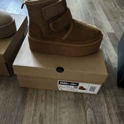 Robin Girl women's boots in different sizes