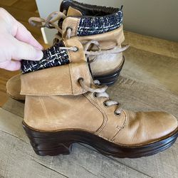 Womens vionic Boots Size 8