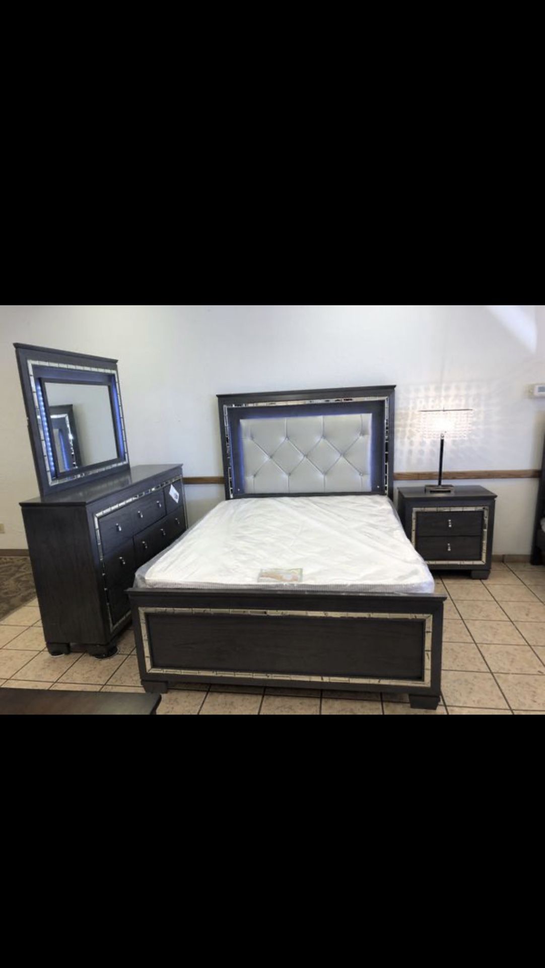Queen size bedroom set 4pcs with pillow top mattress and box spring