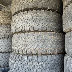 Vendo 285/70/R17 Bfgoodrich Las 4 Llantas Por $200