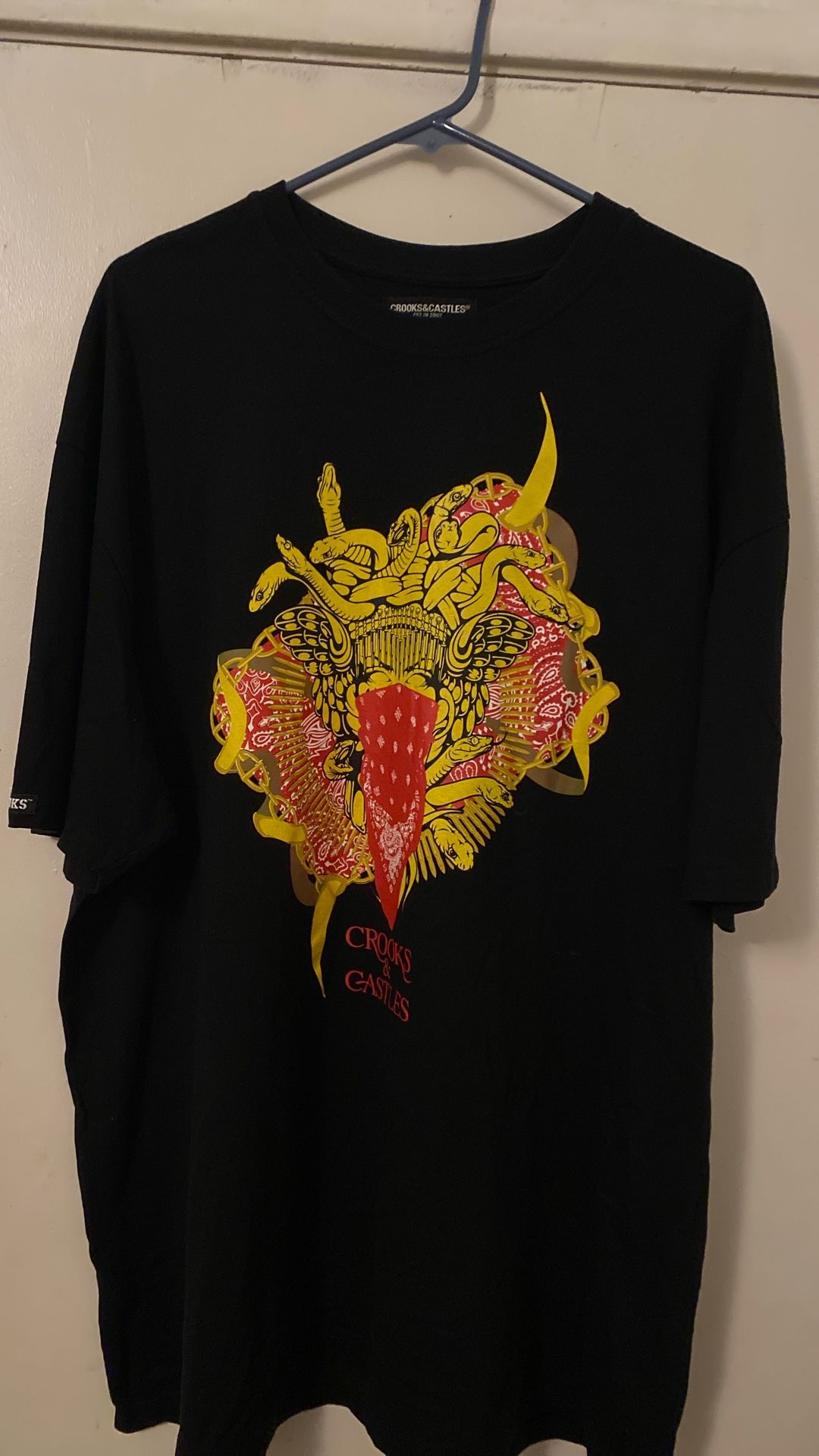 Crooks & Castles Men’s Medusa Logo T shirt