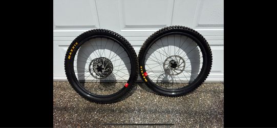 Santa Cruz carbon Reserve wheels - 27.5