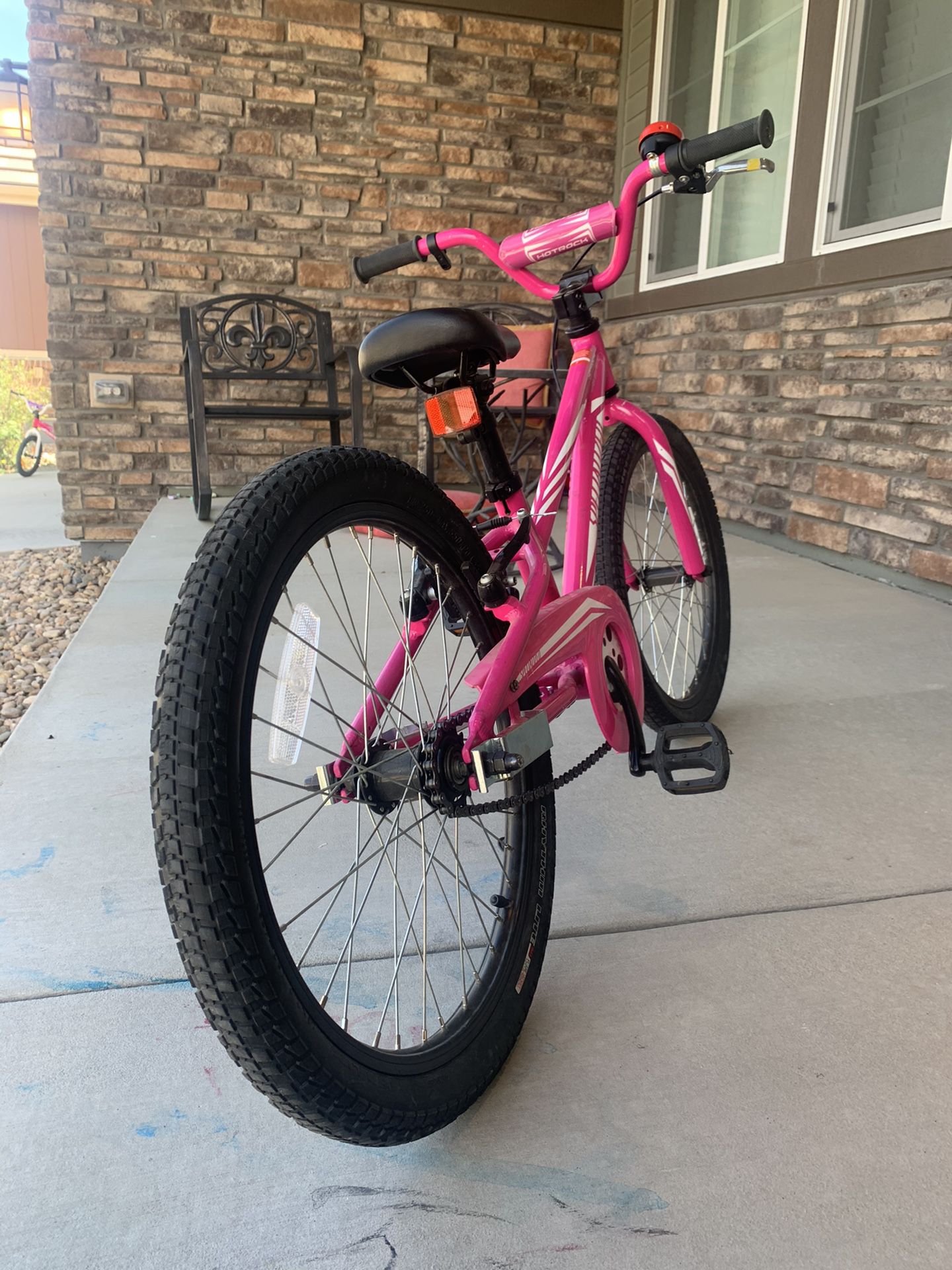 Specialized Girls Bike - 20” - EXCELLENT CONDITION