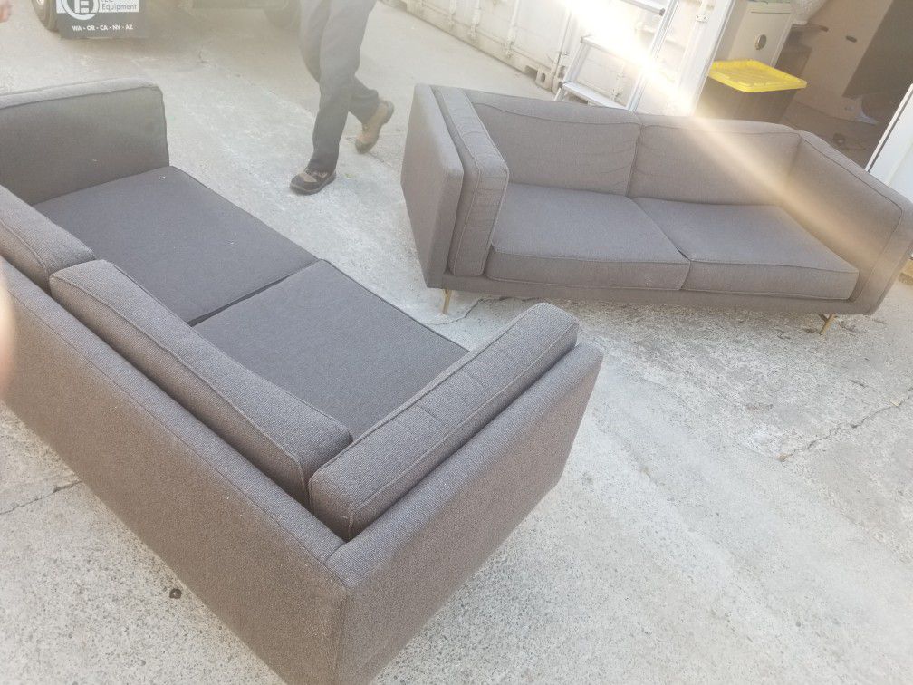 Modern gray very comfortable sofa, amazing couch !! Super comfy