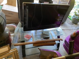 40 in. Flat Screen Tv With Stand