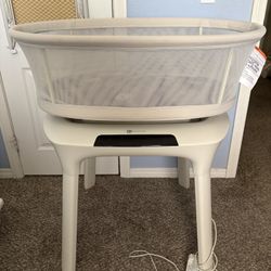 Mamaroo Baby Bassinet