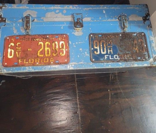 1960 aluminum chest with Florida license plates epoxy and riveted on. chest