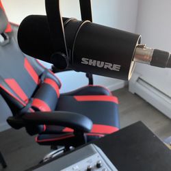 SHURE MV7 Professional Streaming Podcast Studio Microphone