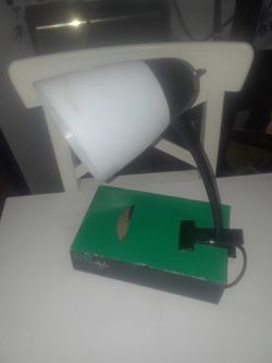 Desk Lamp $25.00 cash only (serious buyers) no holds