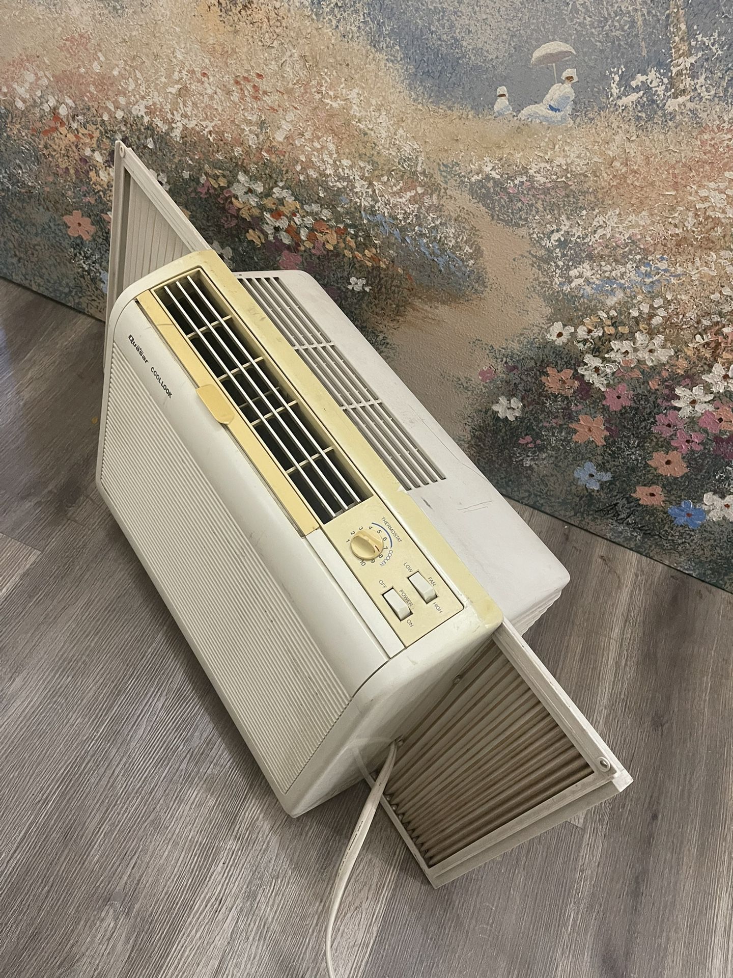 Quasar "Cool Look" Window Air Conditioner