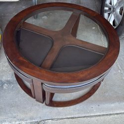 Round Coffe Table With Stools