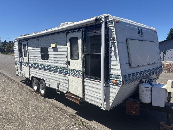 1996 Komfort Travel Trailer With Slide Out 26ft