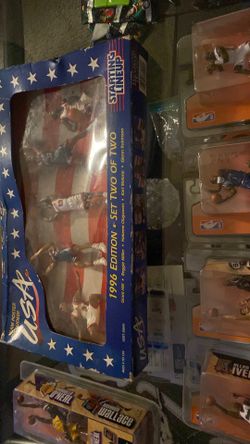 Laker figurines