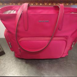 BRAND NEW MICHAEL KORS HANDBAG 
