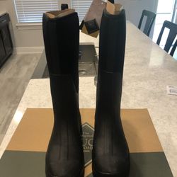 Women’s Muck Boots New In Box , Size 9