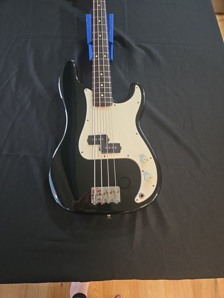 1995 Fender Standard Precision Bass