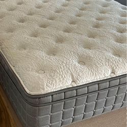 USED QUEEN SIZE PILLOWTOP MATTRESS WITH BOX SPRING DELIVERY AVAILABLE 